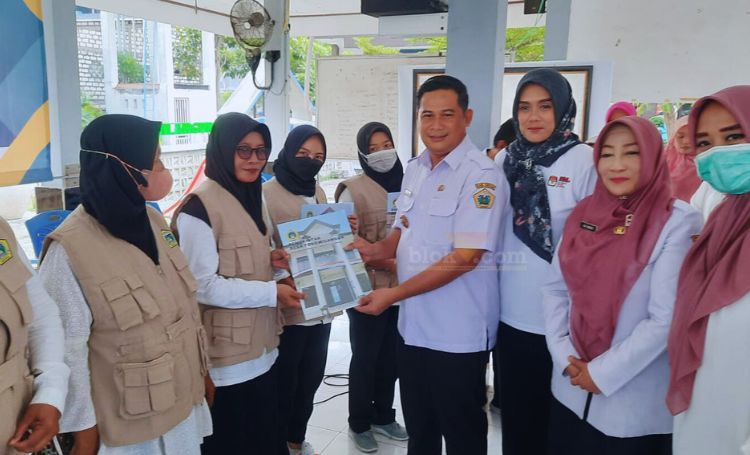 Secara simbolis Satgas Stunting Desa Yosowilangon diresmikan.(blok-a.com/ivan)