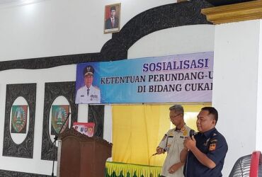 Sosialisasi perundang-undangan cukai di kantor kecamatan Bandarkedungmulyo.(dokumen Kominfo Jombang for blok-a.com)