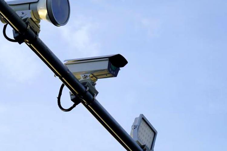 Ilustrasi: lampu ETLE terpasang (istockphoto)