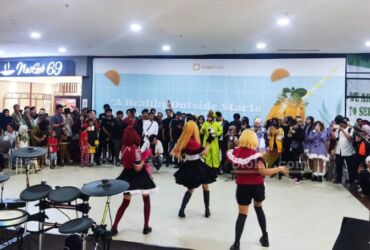 Puluhan Costplayer meramaikan hari musik dunia di Icon Mall Gresik. (blok-a.com/Gresik)