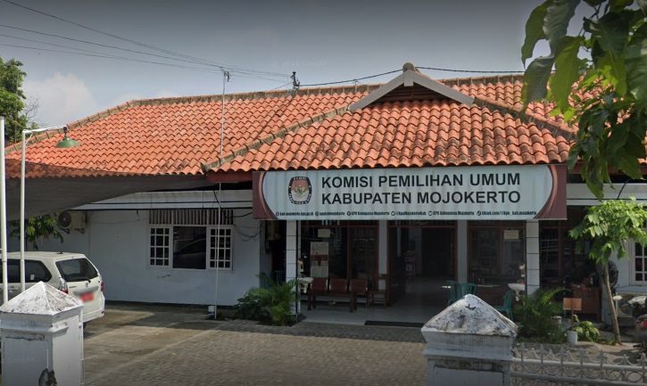 Kantor KPU Kabupaten Mojokerto.