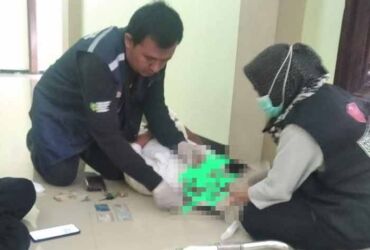 Korban meninggal di dalam masjid usai salat Jumat.(Blok-a.com/Syahrul Wijaya)