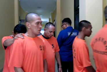 Pelaku saat di Mapolres Mojokerto (blok-a.com/Syahrul Wijaya)