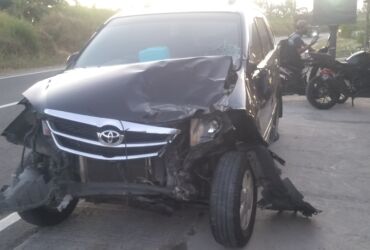 Kondisi mobil Avanza yang terlibat kecelakaan di Jombang.(Blok-a.com/Syahrul Wijaya)