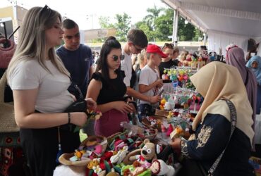 Delegasi B-TIFF antusias belanja produk UMKM Bojonegoro.