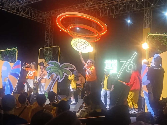 Onadio Leonardo dan Erix Soekamti tampil di Festival Hepiii 76 Magetan.