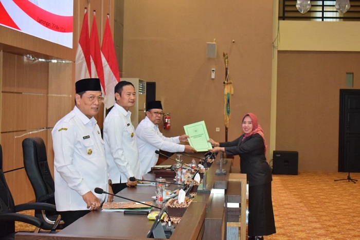 Pandangan Umum Fraksi dalam paripurna penyampaian Raperda Pertanggungjawaban APBD tahun 2023. (Moh. Zainuddin)