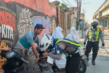 Operasi patuh Semeru di bawah flyover Peterongan.(dokumen Polres Jombang)