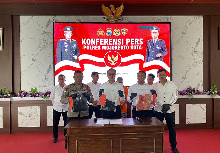 Tersangka pencabulan anak di bawah umur.(Dokumen Humas Polres)