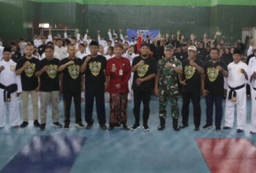Bupati Sumenep Achmad Fauzi Wongsojudo usai membuka Kejuaraan Pencak Silat Pelajar 2024.