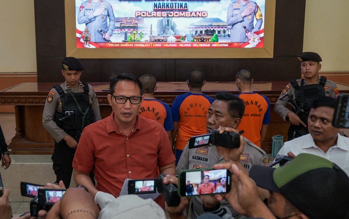 Kasat Resnarkoba Polres Jombang saat konferensi pers.(Dokumen Polres Jombang)
