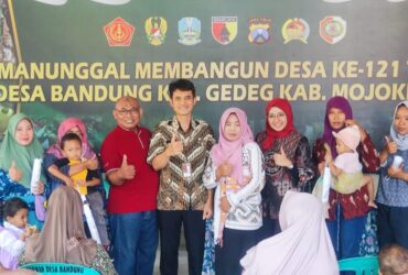 Teks: RSUD Haji bersama TMMD adakan Germas di desa Bandung.(dokumen Kodim 0815).