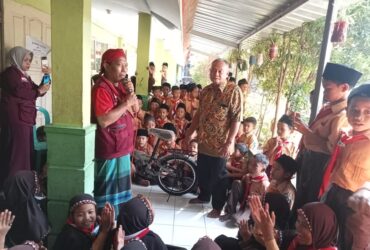 Singo Wande Indonesia Berbagi Sepeda untuk Anak Yatim Piatu dan Dhuafa di Mojokerto