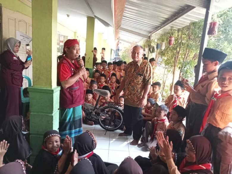 Singo Wande Indonesia Berbagi Sepeda untuk Anak Yatim Piatu dan Dhuafa di Mojokerto