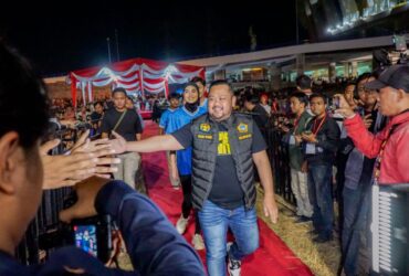 Bupati Gresik, Fandi Akhmad Yani saat menghadiri Soft Opening Gejos Sport Center.