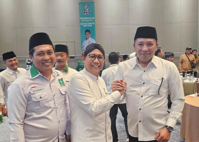 Aba Idi bersama Ketua DPW PKB Jawa Timur Gus Halim.