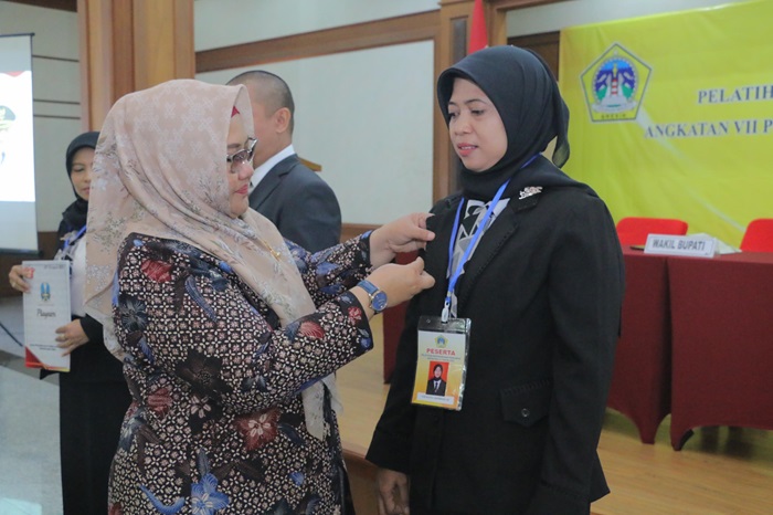 Wabup Bu Min menutup Pelatihan Kepemimpinan Pengawas angkatan VII.