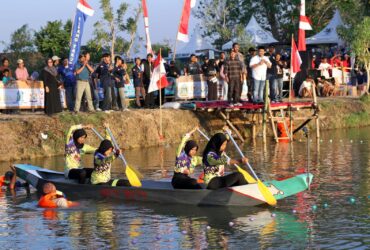 Meriahkan HUT RI ke-79, Desa Gredek Kembali Gelar Lomba Dayung Piala Bupati Gresik 2024