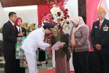 Ini Nama-Nama yang Diberi Penghargaan Pj Bupati Bojonergoro di Hari Kemerdekaan Indonesia