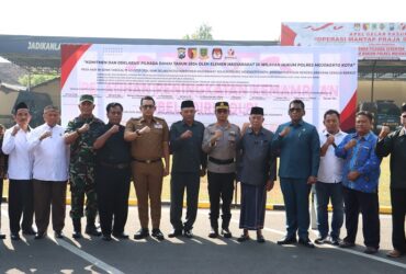 Deklarasi damai seluruh elemen di lapangan polres Mojokerto kota.(dokumen Polres Mojokerto kota)