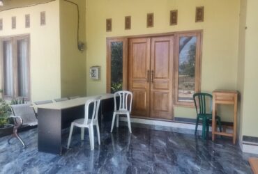 Kantor Desa Bogem, Magetan, tutup saat jam operasional.