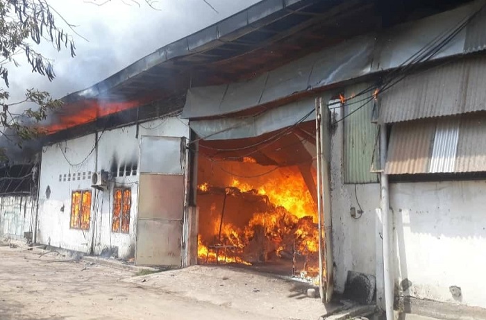 Area pabrik Mebel PT Wangsa Adi Guna yang terbakar.(Blok-a.com/Syahrul Wijaya)