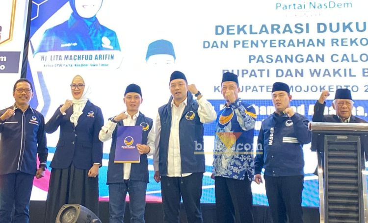 Gus Barra dalam acara penerimaan rekom dari partai NasDem.(blok-a.com/Syahrul Wijaya)
