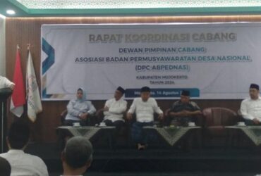 Gus Barra memberikan sambutan dalam rapat koordinasi di aula serba guna.(blok-a.com/Syahrul Wijaya)