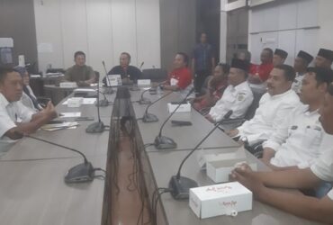 Kades Dahanrejo dipanggil Komisi I DPRD Gresik untuk hearing terkait Polemik TKD. (blok-a.com/Ivan)