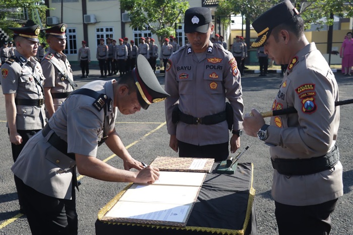 Sertijab Kasat Lantas Polres Sampang, Kapolsek Ketapang dan Kapolsek Sokobanah, Senin (19/08/2024) pagi.