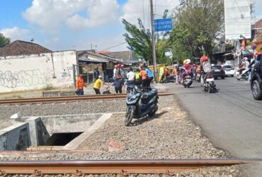 Lokasi dan korban kecelakaan kereta api Sancaka jurusan Yogyakarta - Surabaya.(blok-a.com/Syahrul Wijaya)