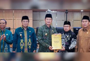 Rapat Paripurna persetujuan bersama rancangan kebijakan umum APBD dan RKUA PPAS Kabupaten Lamongan TA 2025.