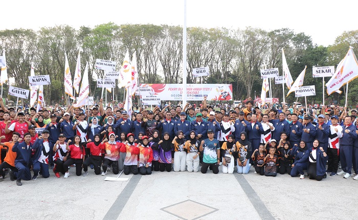 Ribuan atlet mengikuti opening ceremony Porkab Bojonegoro 2024 di alun-alun Bojonegoro, Jumat (23/8/2024).