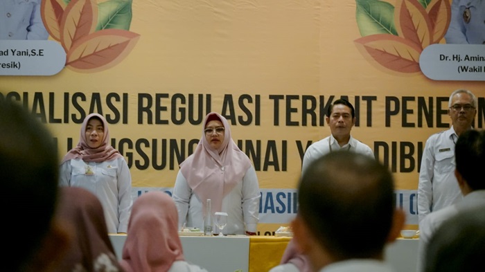 Wakil Bupati Gresik, Aminatun Habibah, membuka secara resmi kegiatan Sosialisasi Regulasi bagi penerima BLT.