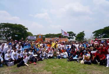 Menteri Pemuda dan Olahraga (Menpora), Dito Ariotedjo didampingi Pj Bupati Bojonegoro, Adriyanto membuka secara resmi Kejuaraan Tarkam