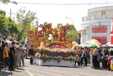 Salah satu peserta karnaval di Jombang.(Blok-a.com/Syahrul Wijaya)