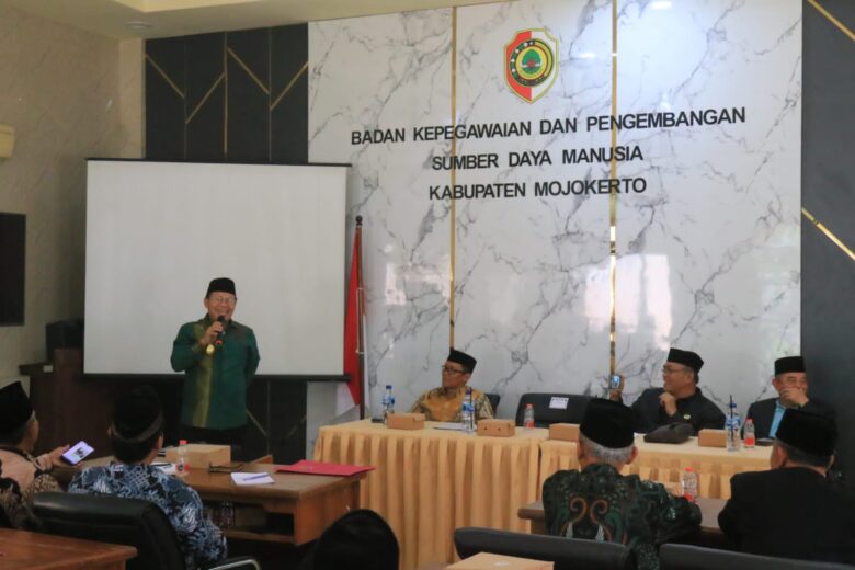Pj Bupati Mojokerto dalam sarasehan hukum.(dokumen Kominfo)