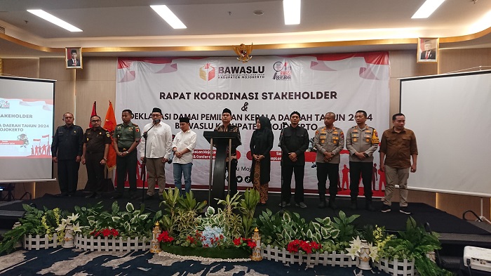 Deklarasi damai yang digelar di hotel Aston Mojokerto.(Blok-a.com/Syahrul Wijaya)