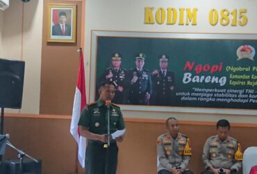 Dandim 0815, saya memberikan sambutan.(Blok-a.com/Syahrul Wijaya)