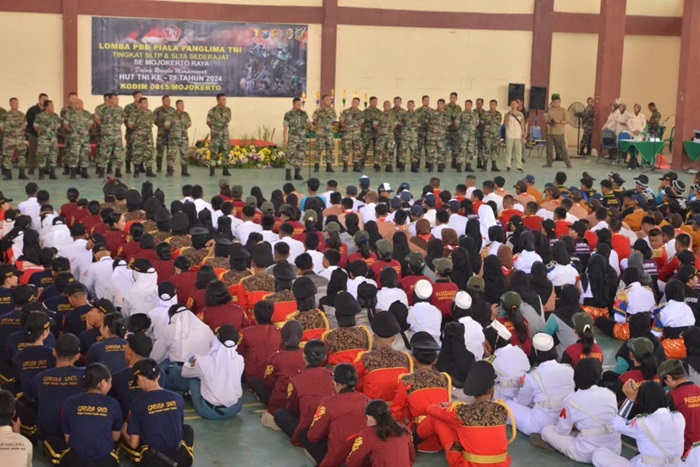 Peserta lomba PBB piala Panglima TNI di Mojokerto.(blok-a.com/Syahrul Wijaya)