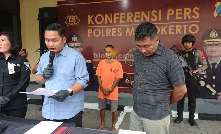 Pelaku pembobol rumah saat pers rilis.(Blok-a.com/Syahrul Wijaya)