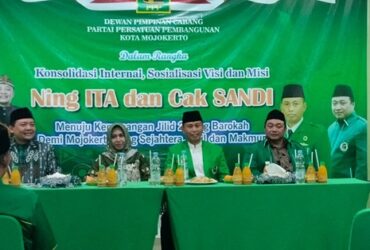 Ning Ita-Cak Sandi hadiri konsolidasi partai PPP untuk kemenangan dirinya dalam Pilkada serentak.(blok-a.com/Syahrul Wijaya)