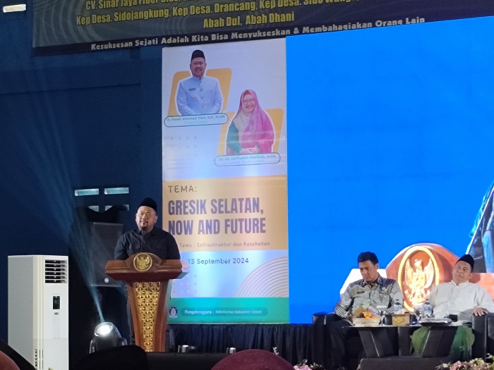 Bupati Yani saat rembuk akur di Menganti, Gresik.