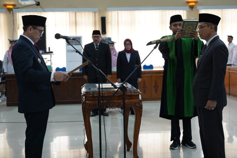 Pelantikan Pj Sekda Bojonegoro di kantor Pemkab Bojonegoro, Rabu (09/10/2024).