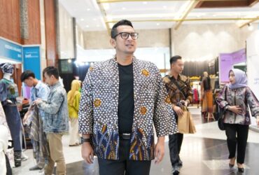 Pj Wali Kota Mojokerto saat hadiri Indonesia Fashion Week (IFW) 2024.(dokumen Kominfo)