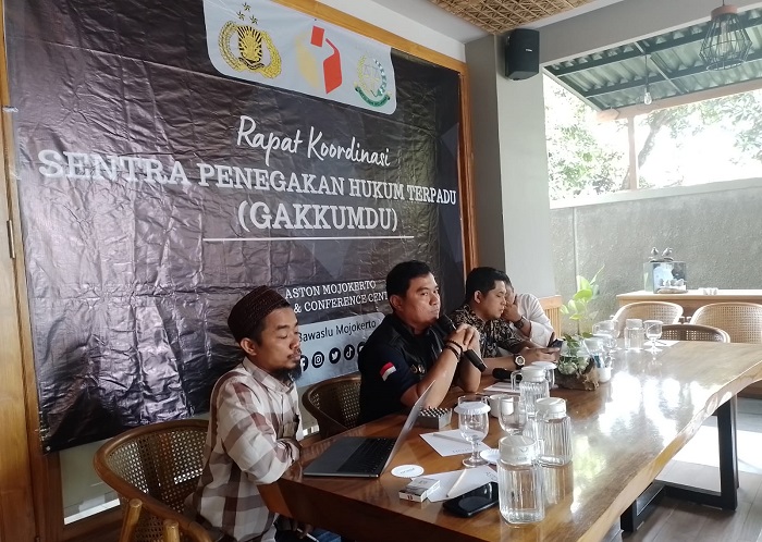 Ketua Bawaslu pimpin rapat koordinasi Sentra Penegakan Hukum Terpadu. (blok-a.com/Syahrul Wijaya)