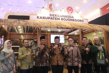 Stand Dekranasda Bojonegoro di Jatim Fest Grandcity, Surabaya, Rabu (02/10/2024).