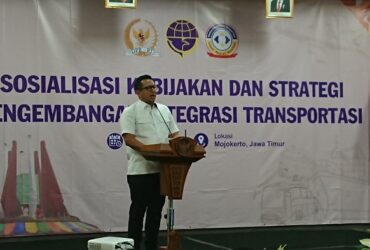 Pj Wali Kota M. Ali Kuncoro saat memberikan sambutan dalam sosialisasi integrasi transportasi.(blok-a.com/Syahrul Wijaya)