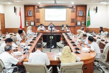 Rapat evaluasi aplikasi GresikSoya bersama seluruh camat dan menetapkan batas akhir finalisasi data. (ist)