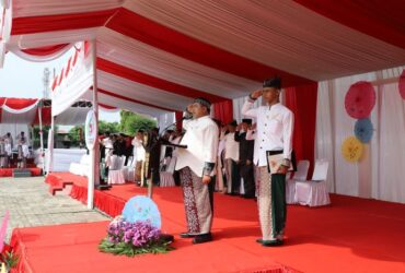 Upacara peringatan hari jadi kabupaten Jombang yang ke-115 di lapangan kantor bupati.(blok-a.com/Syahrul Wijaya)